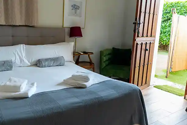 Hotel agradable con habitaciones